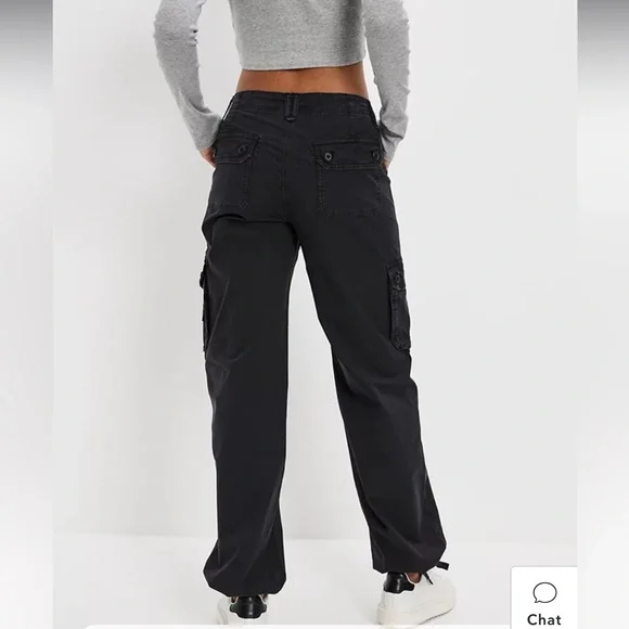 American Eagle Outfitters Black Wide-Leg Cargo Pants - Picture 3 of 9